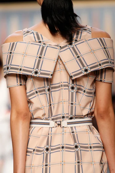 Look 54